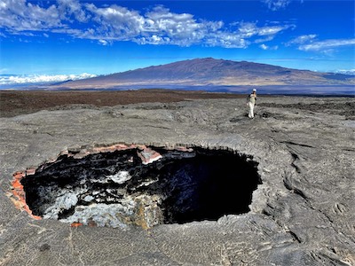 lava tube pahoehoe mauna loa.jpg